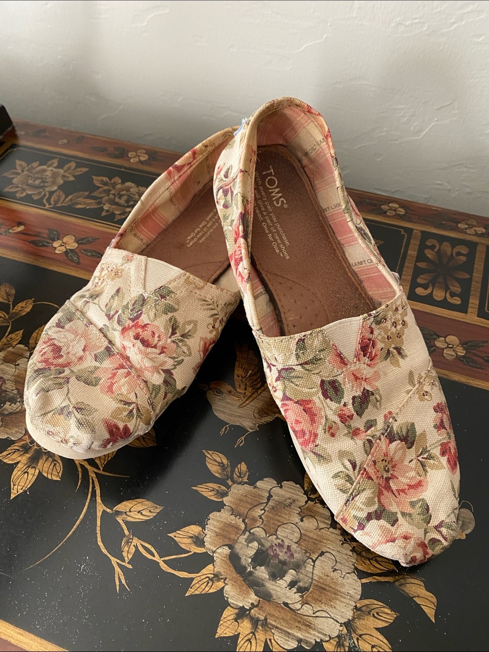 TOMS Shabby Chic Floral Canvas Alpargata  in Beige with Pink and Green